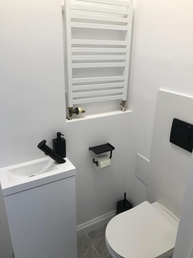 Vip Rooms Apartment Thorn Exterior foto
