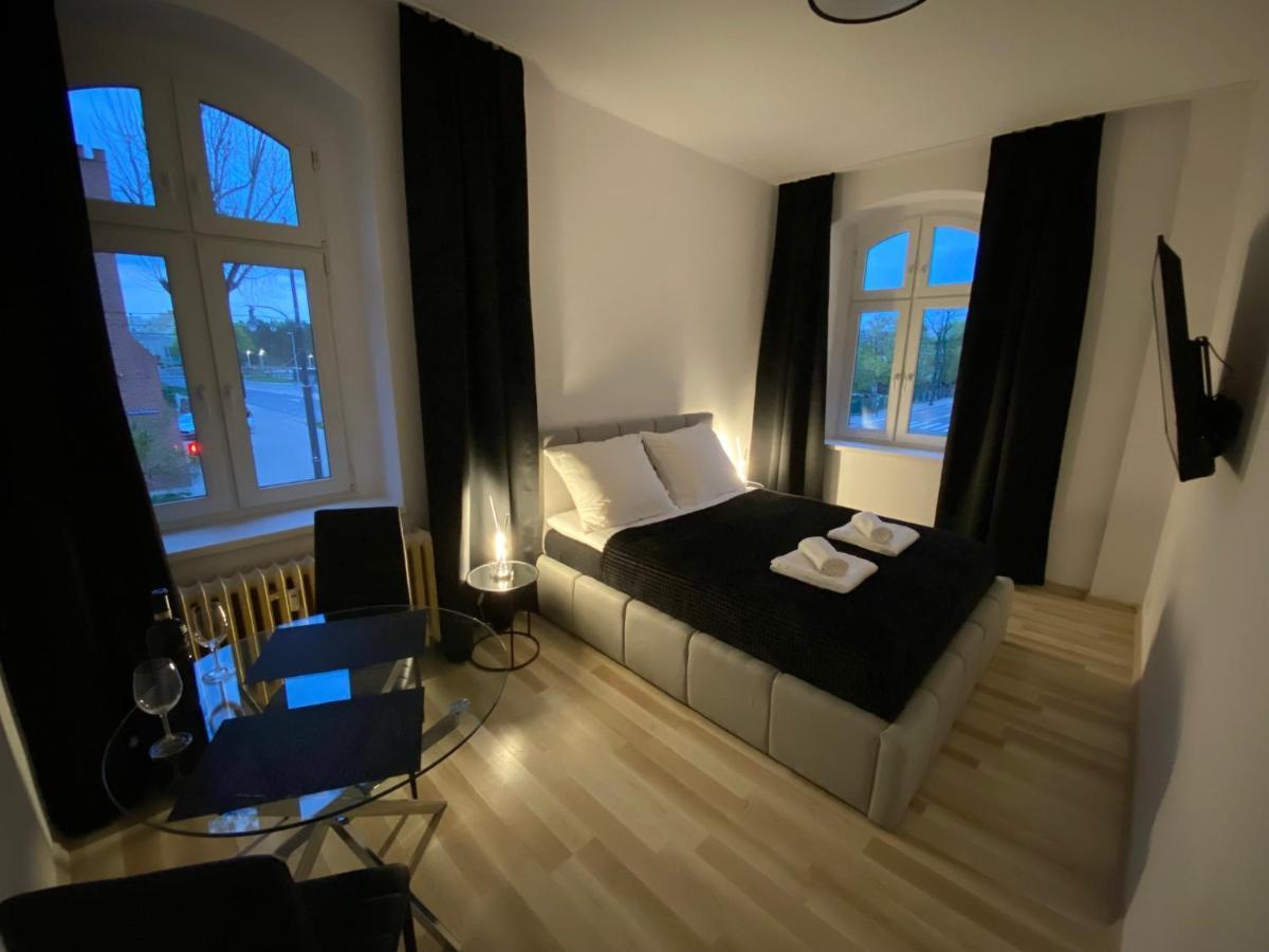 Vip Rooms Apartment Thorn Exterior foto
