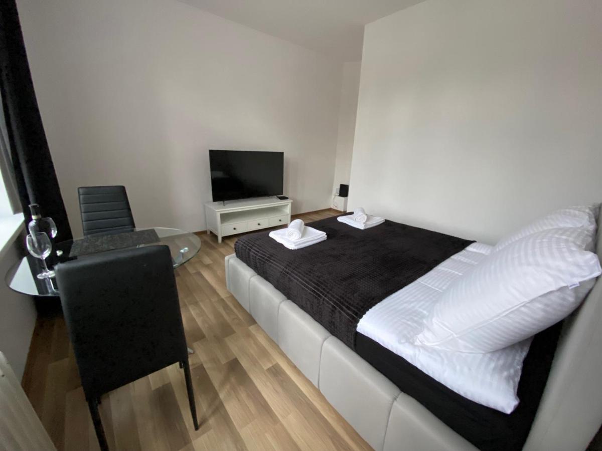 Vip Rooms Apartment Thorn Exterior foto