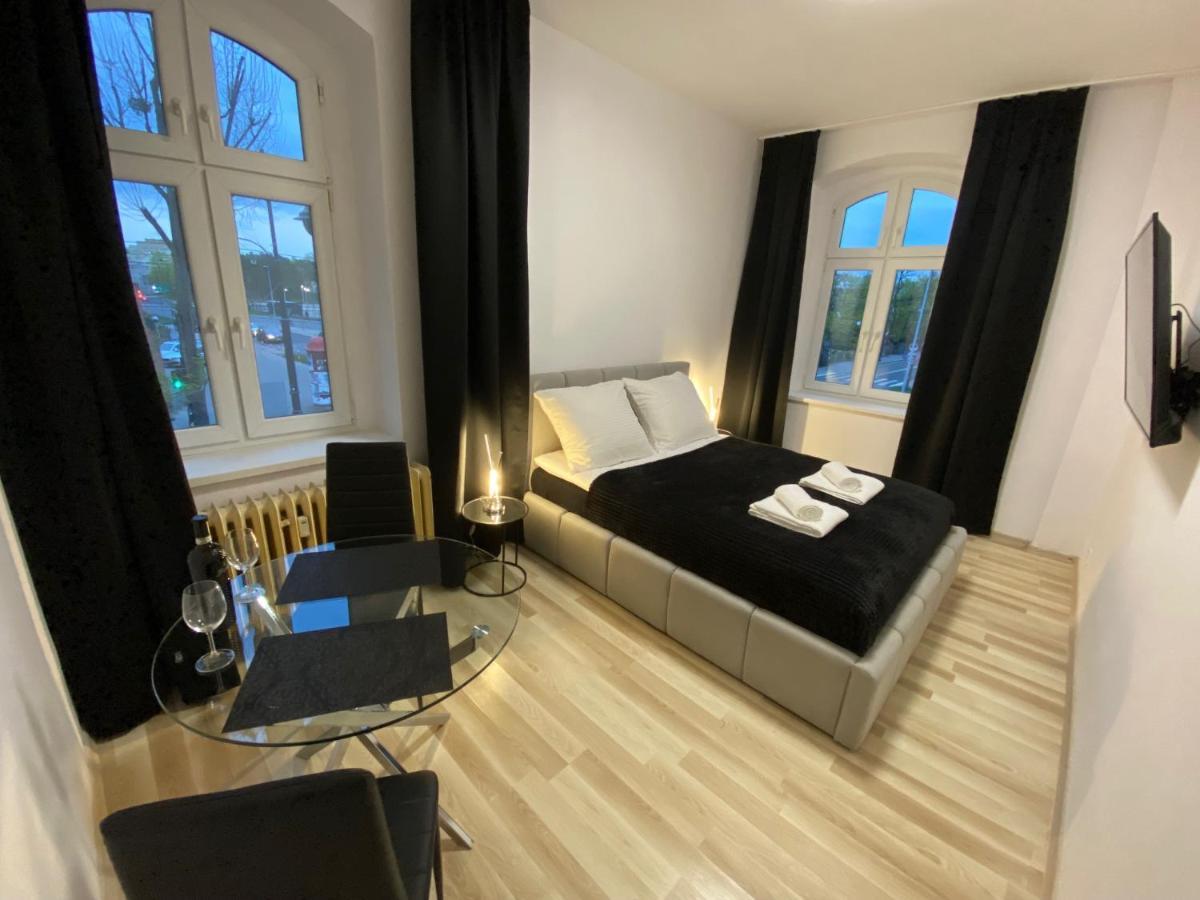 Vip Rooms Apartment Thorn Exterior foto