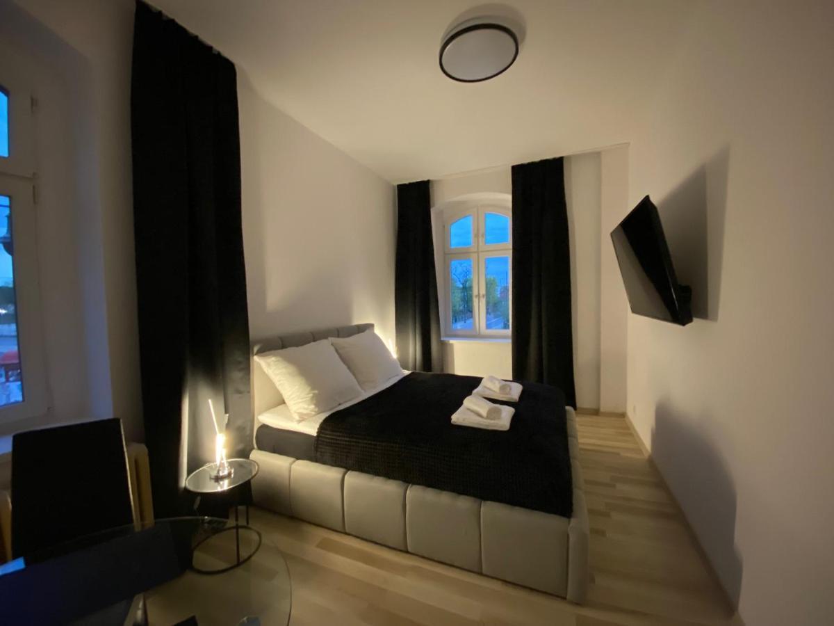 Vip Rooms Apartment Thorn Exterior foto